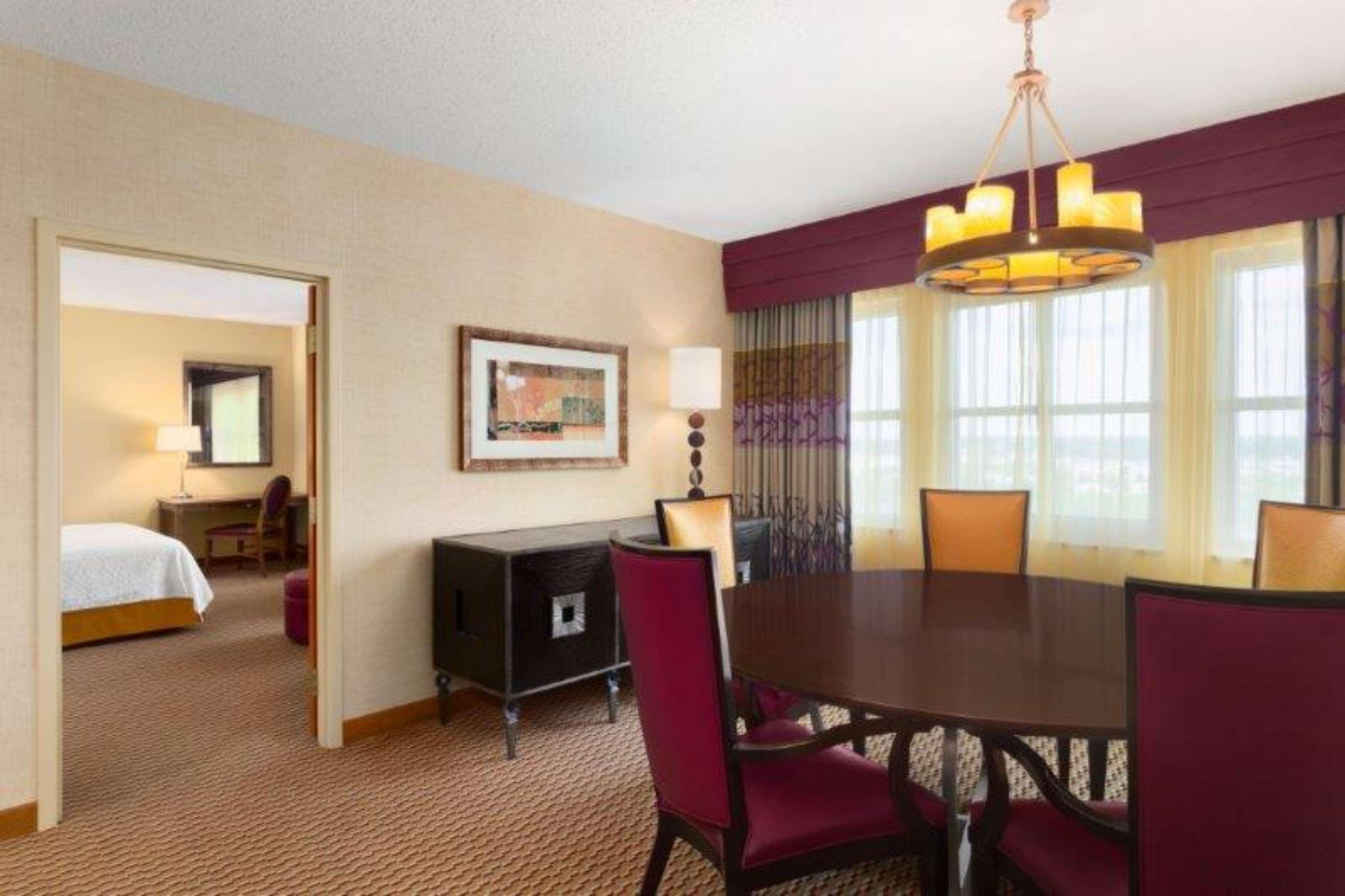 Embassy Suites Northwest Arkansas - Hotel, Spa & Convention Center Rogers Exterior foto