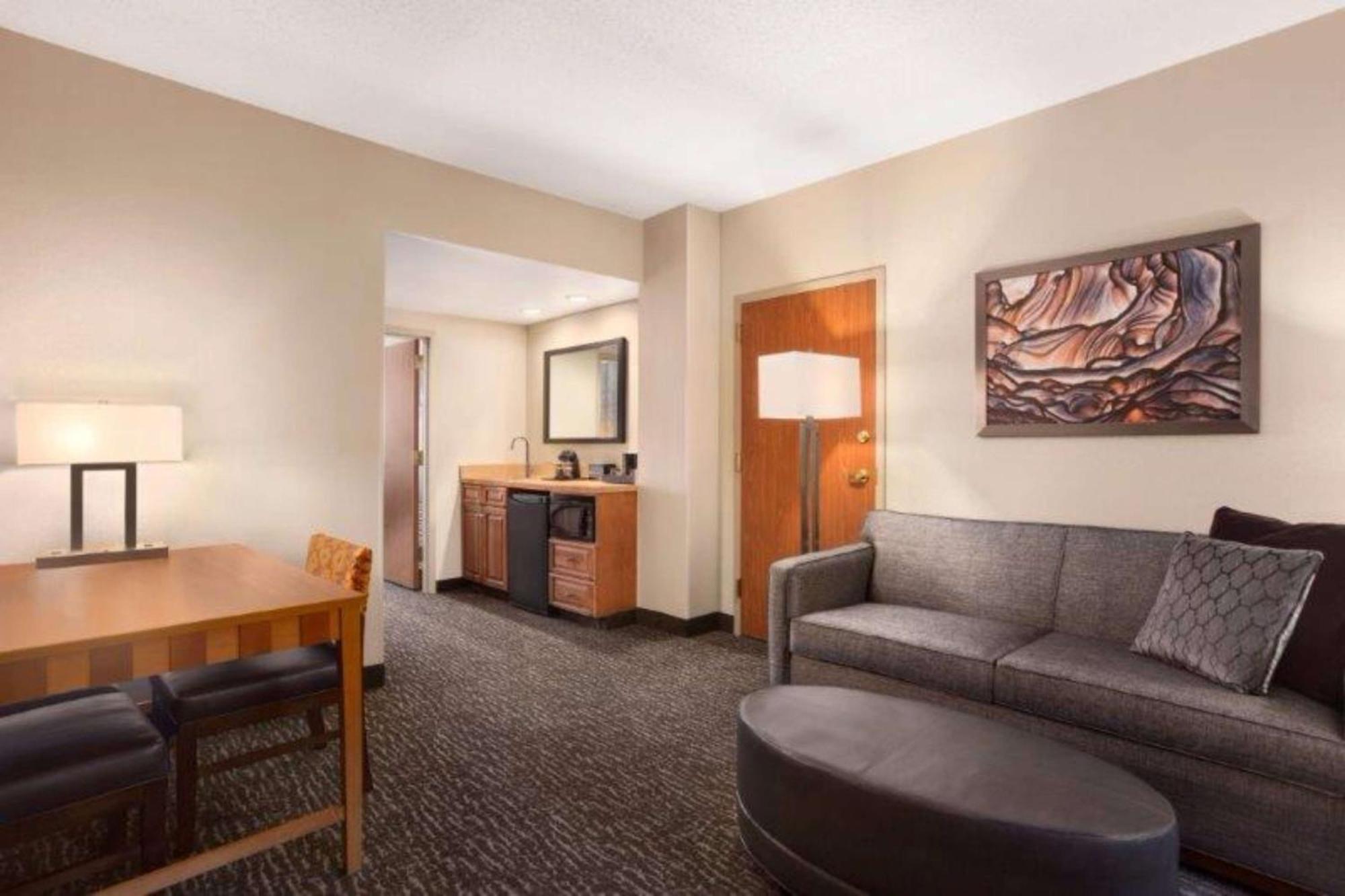 Embassy Suites Northwest Arkansas - Hotel, Spa & Convention Center Rogers Exterior foto